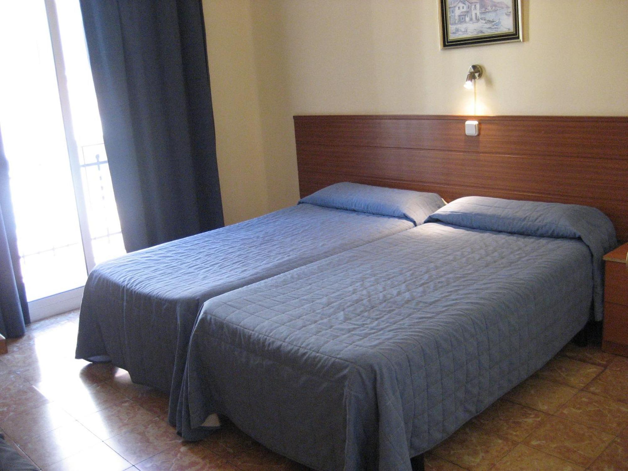 Hostal Bejar Barcelona Exterior photo