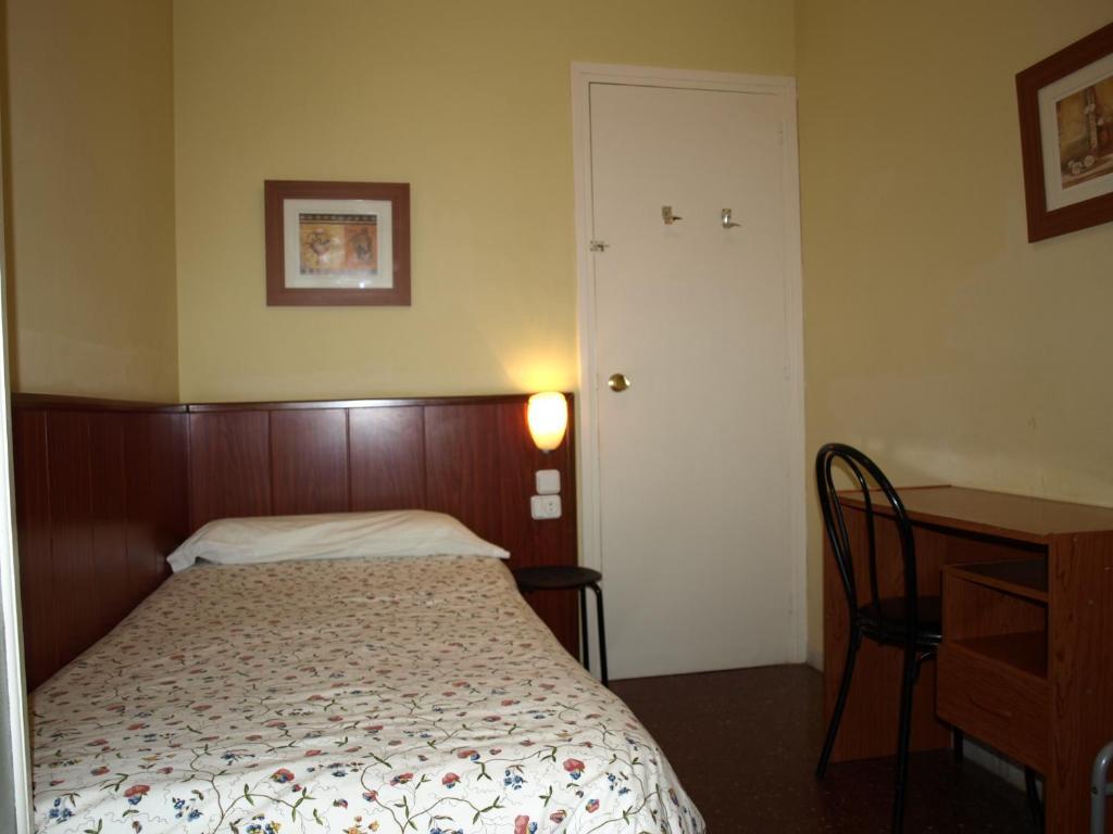 Hostal Bejar Barcelona Exterior photo