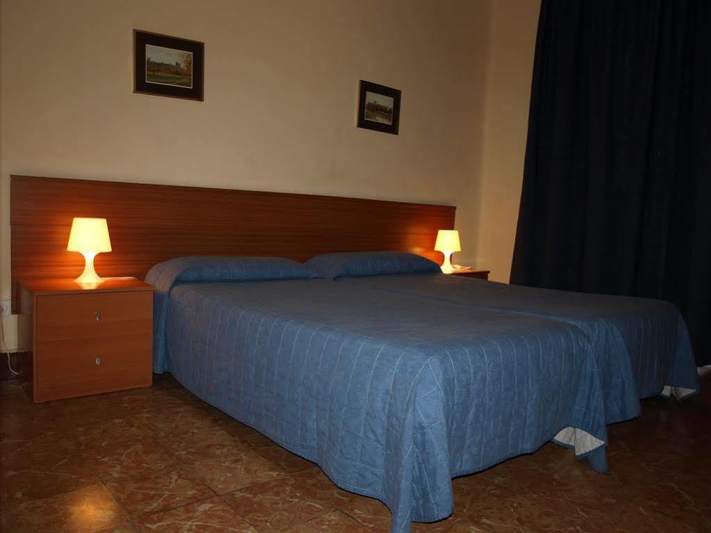 Hostal Bejar Barcelona Exterior photo