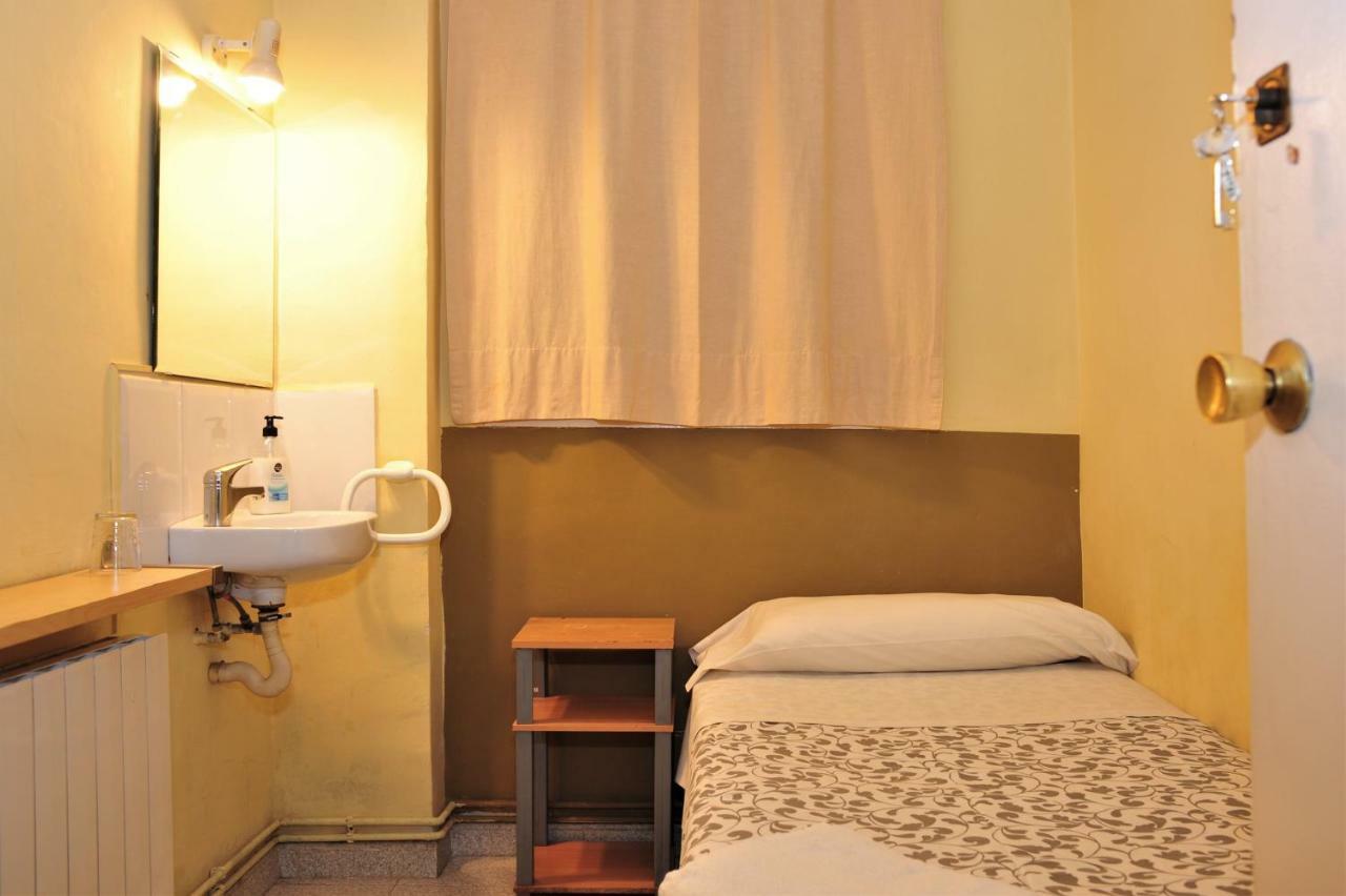 Hostal Bejar Barcelona Exterior photo