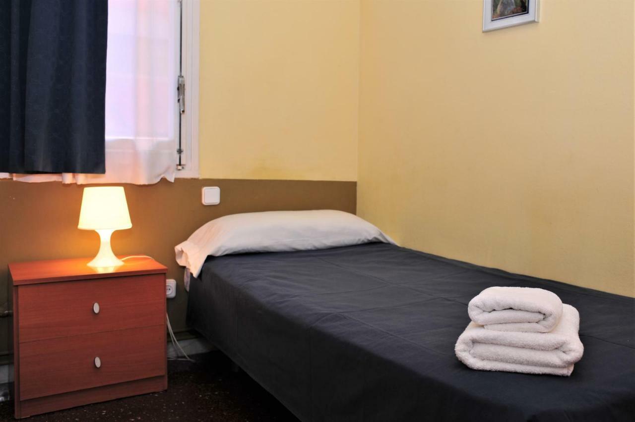 Hostal Bejar Barcelona Exterior photo